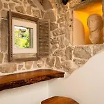 Domus Maximus