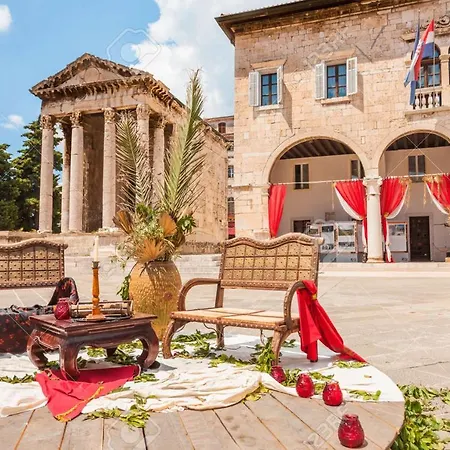 Domus Maximus Apartment *