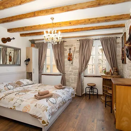 Domus Maximus Apartment